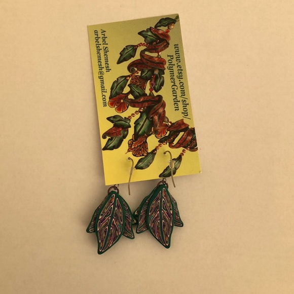 Handmade Leaf Pattern Polymer Clay Earrings. - Picture 2 of 3
